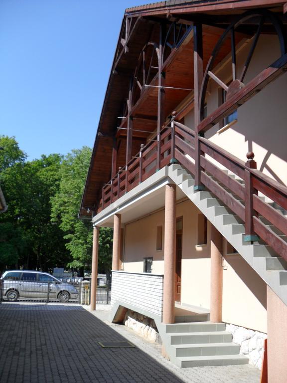 Oazis Apartman ハルカーニャ エクステリア 写真