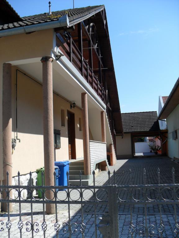 Oazis Apartman ハルカーニャ エクステリア 写真