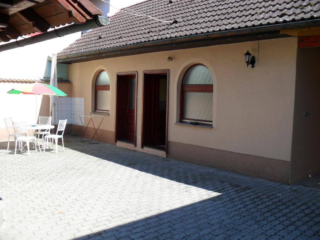 Oazis Apartman ハルカーニャ エクステリア 写真